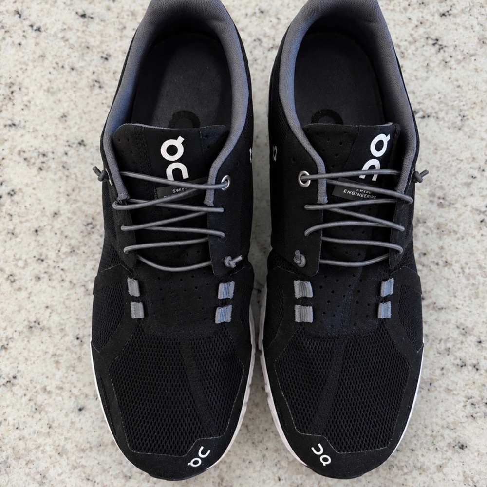 Men’s On Cloud 5 Black Sneaker SZ 9